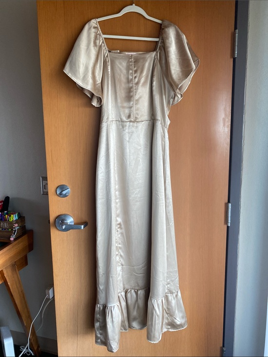 Ivy City Co Dresses & Skirts - Ivy City Co Cream Satin Maxi Dress with Flutter Sleeves